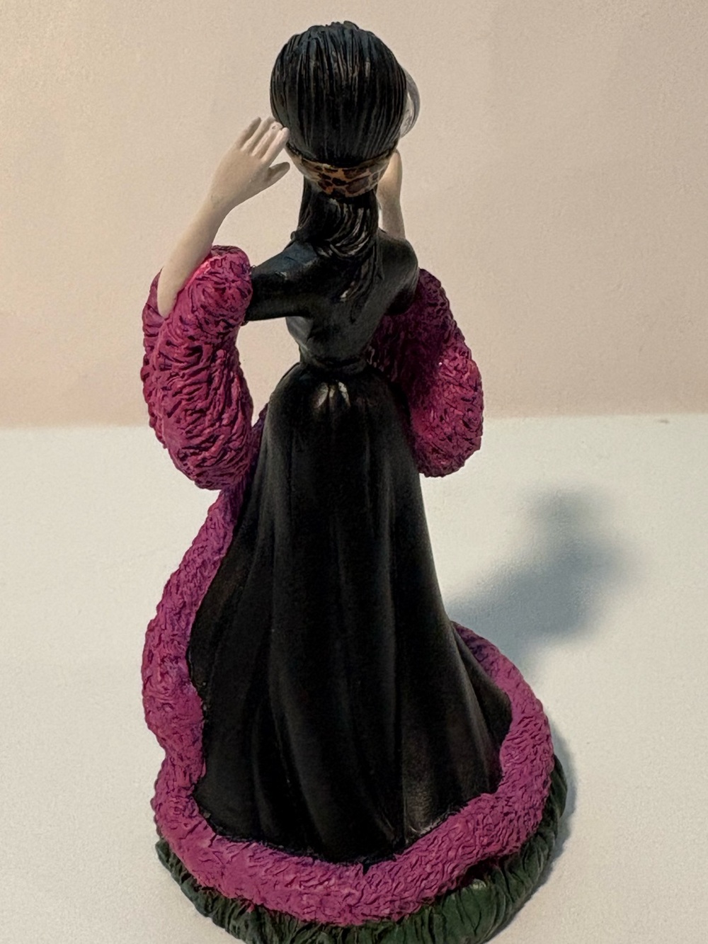 NEW Department 56 Elvira Mistress of the Dark Village, Elvira On Set (6009787) - Picture 3 of 7